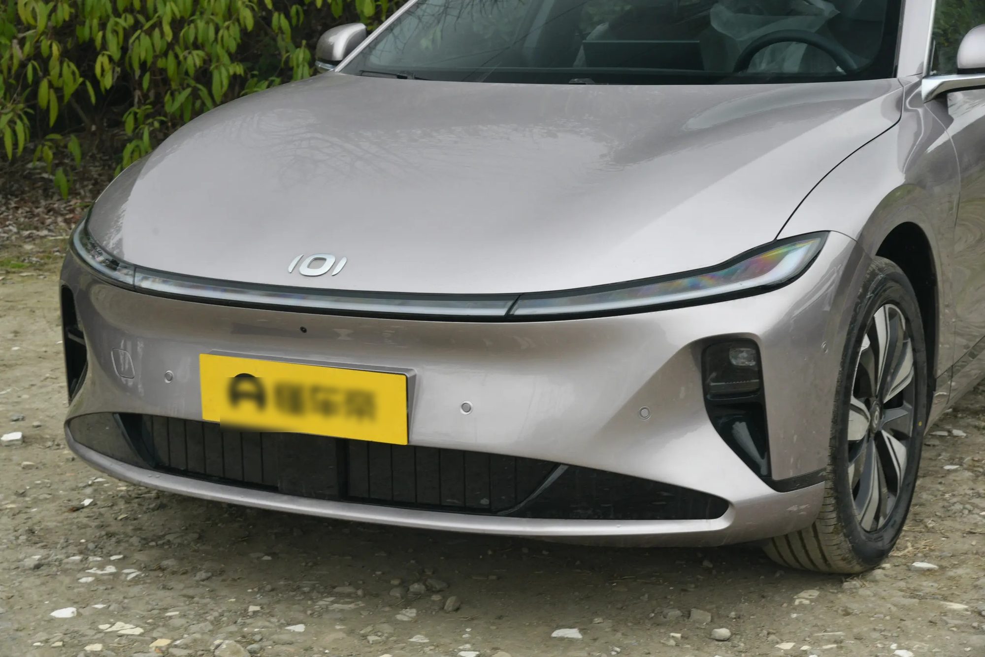 Changan Qiyuan A07 — передняя часть и решётка крупным планом