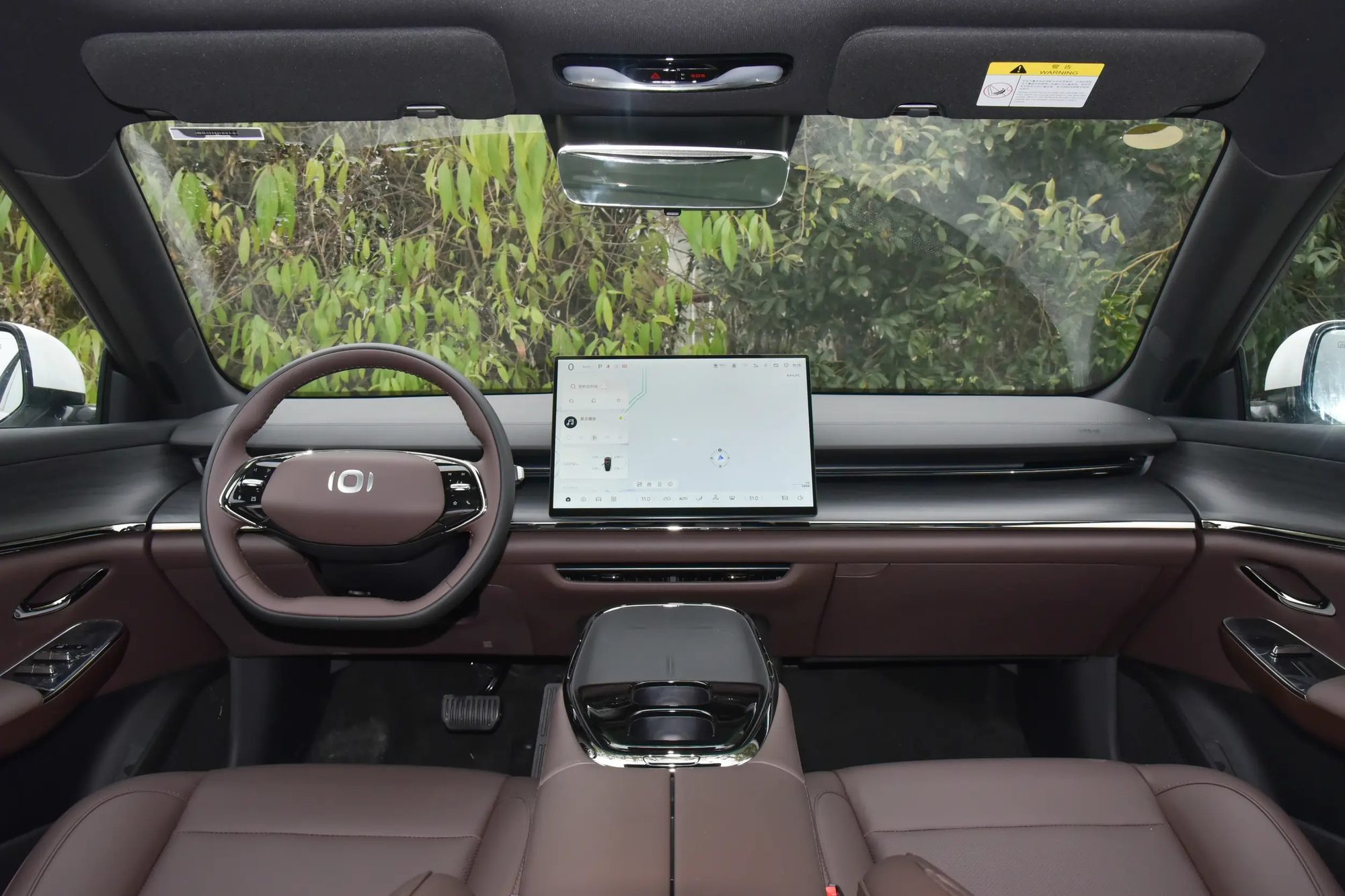 Changan Qiyuan A07 — торпедо и экран 15.4 дюйма