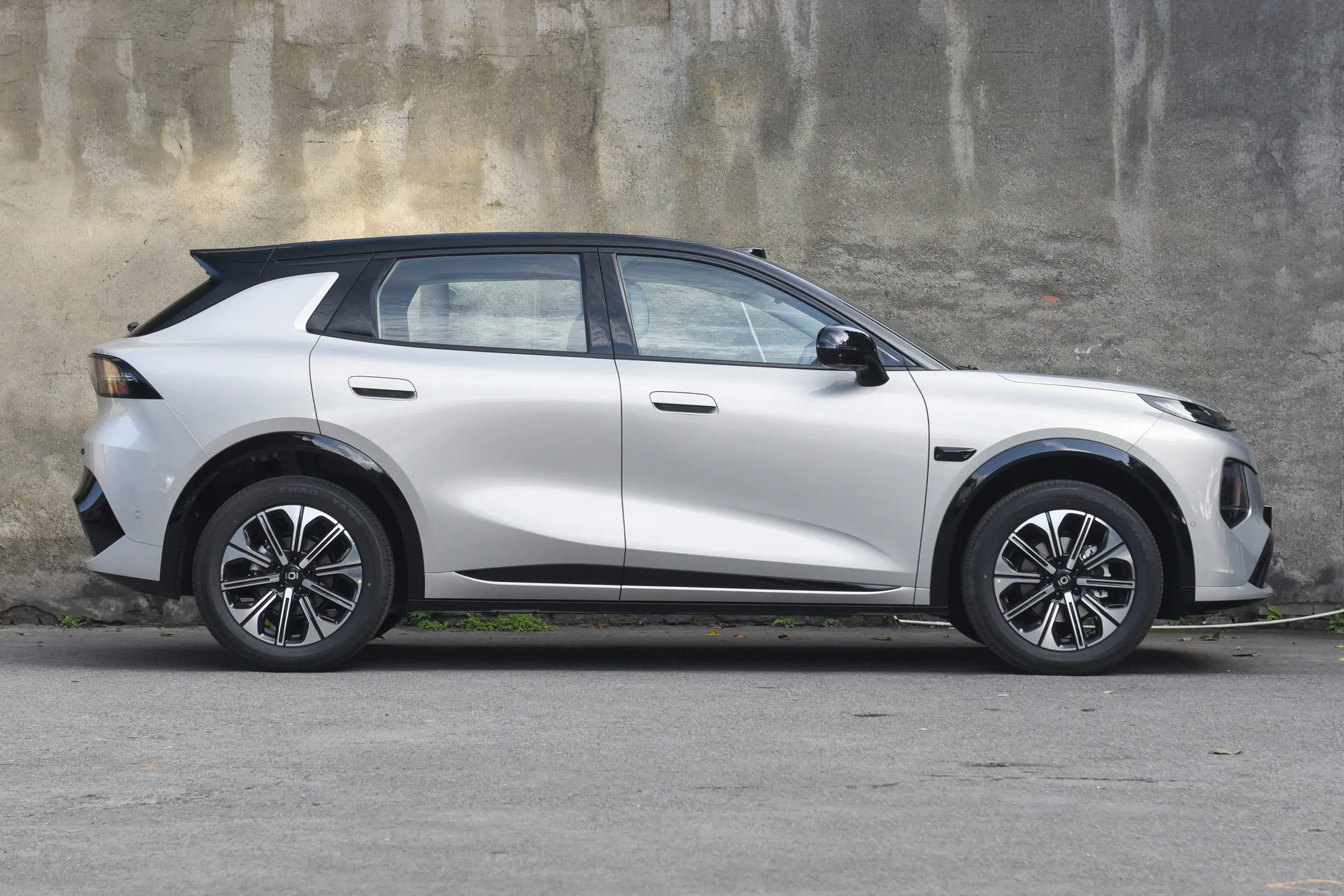 Changan Qiyuan Q05 — левый профиль