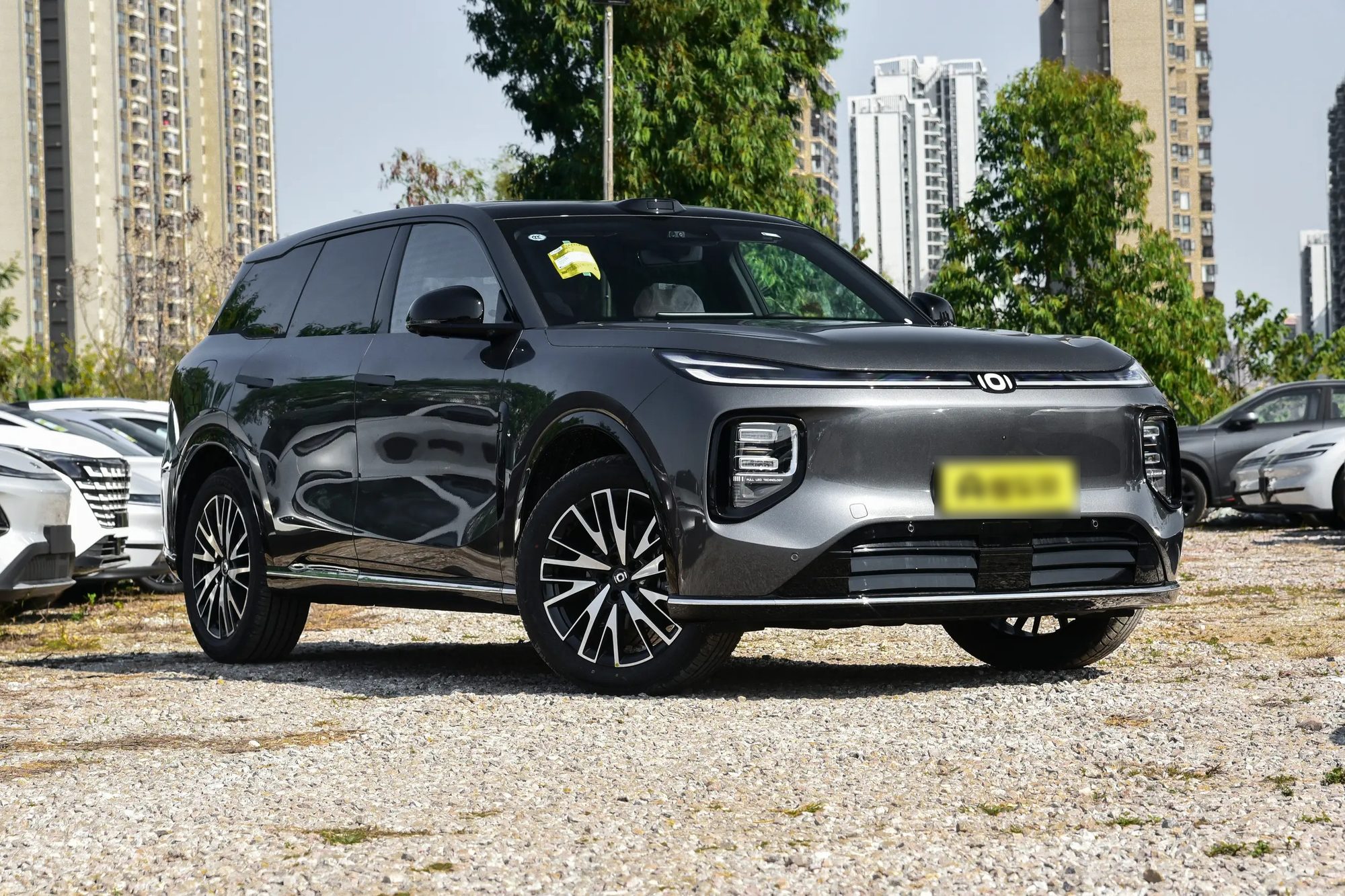 Changan Qiyuan Q07 — перёд три четверти справа